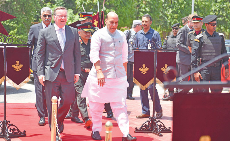 German federal minister of defence Boris Pistorius with his Indian counterpart Rajnath Singh