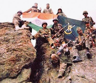 Indian Army soldiers after capturing a hill during the Kargil conflict
