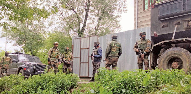 CRPF personnel during anoperation in Baramulla