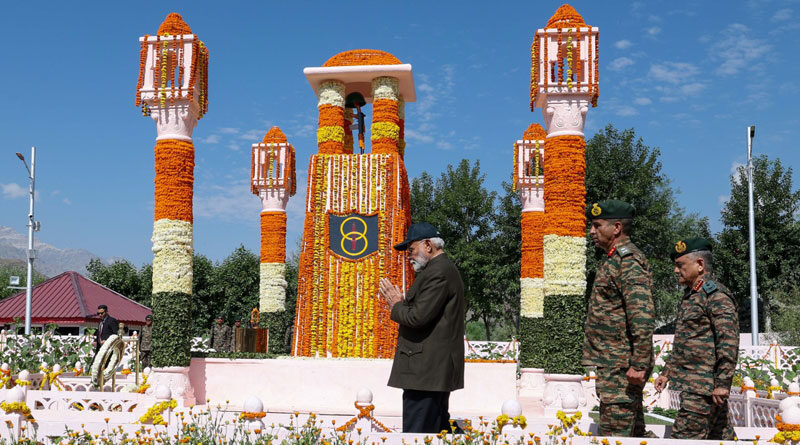 Prime Minister Narendra Modi Pays Homage to the Soldiers on Kargil Vijay Diwas